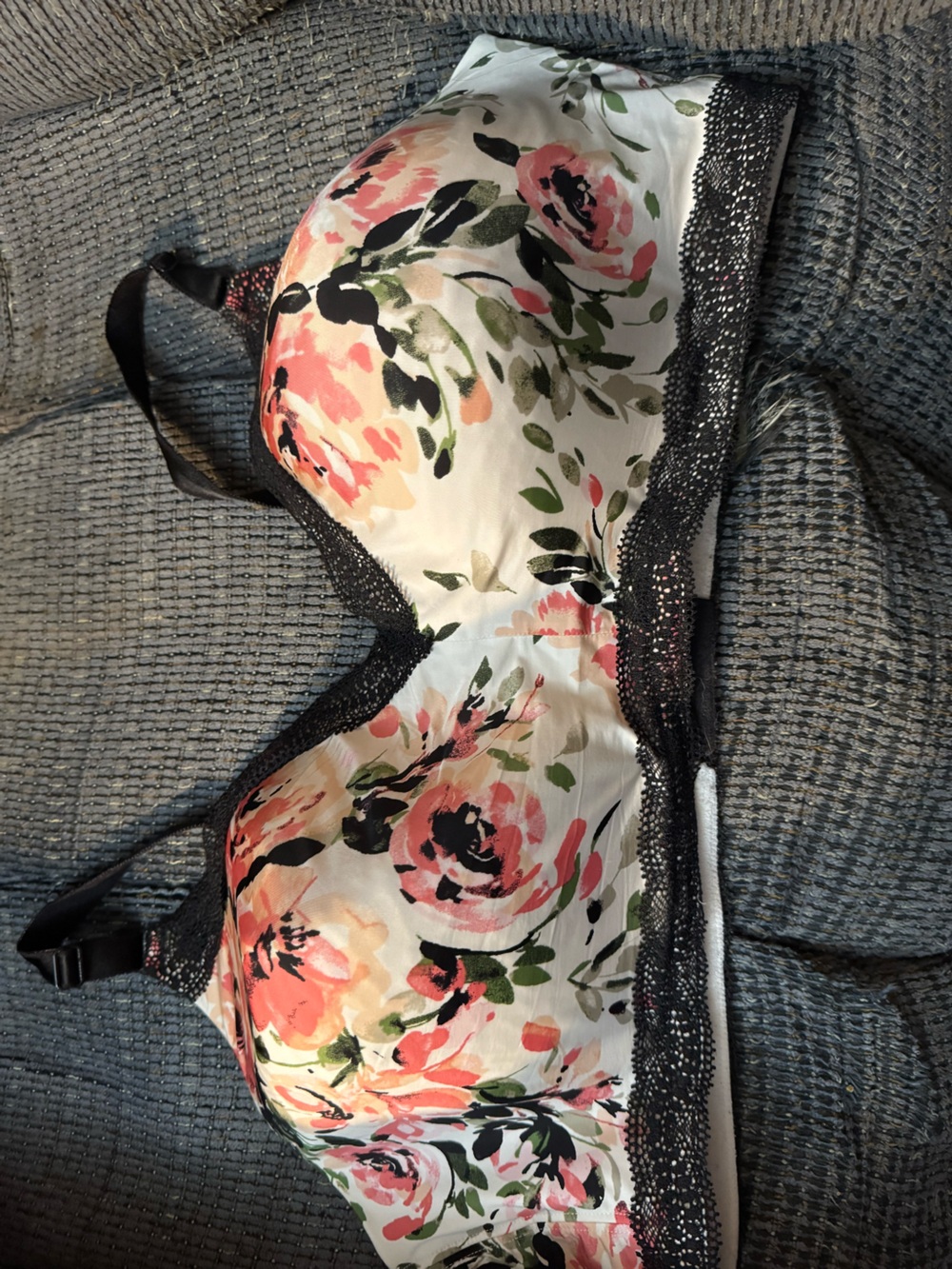 torrid Floral Lace-Trim Bra in Cream, Pink and Black 46DD